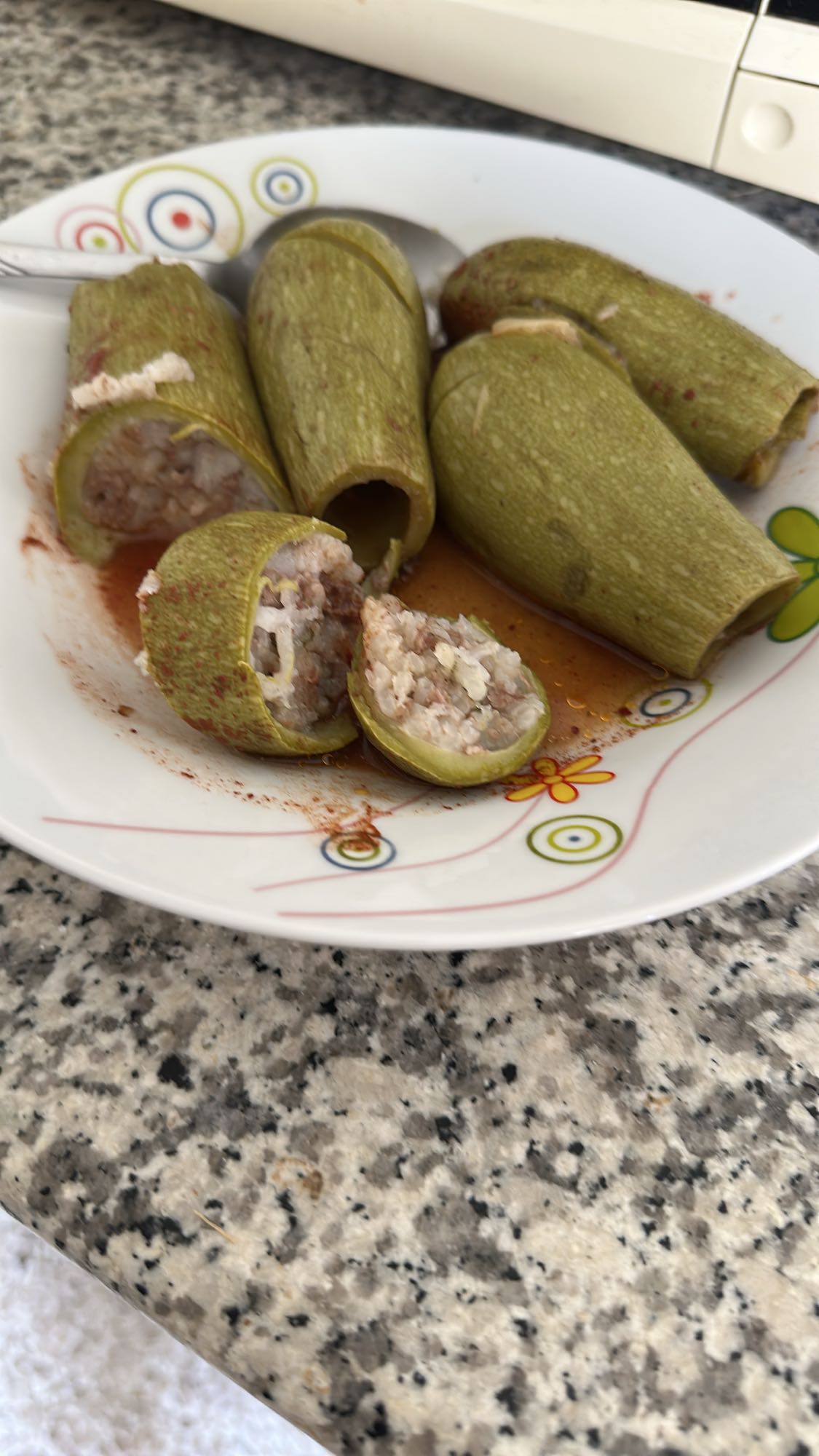 Stuffed zucchini with rice