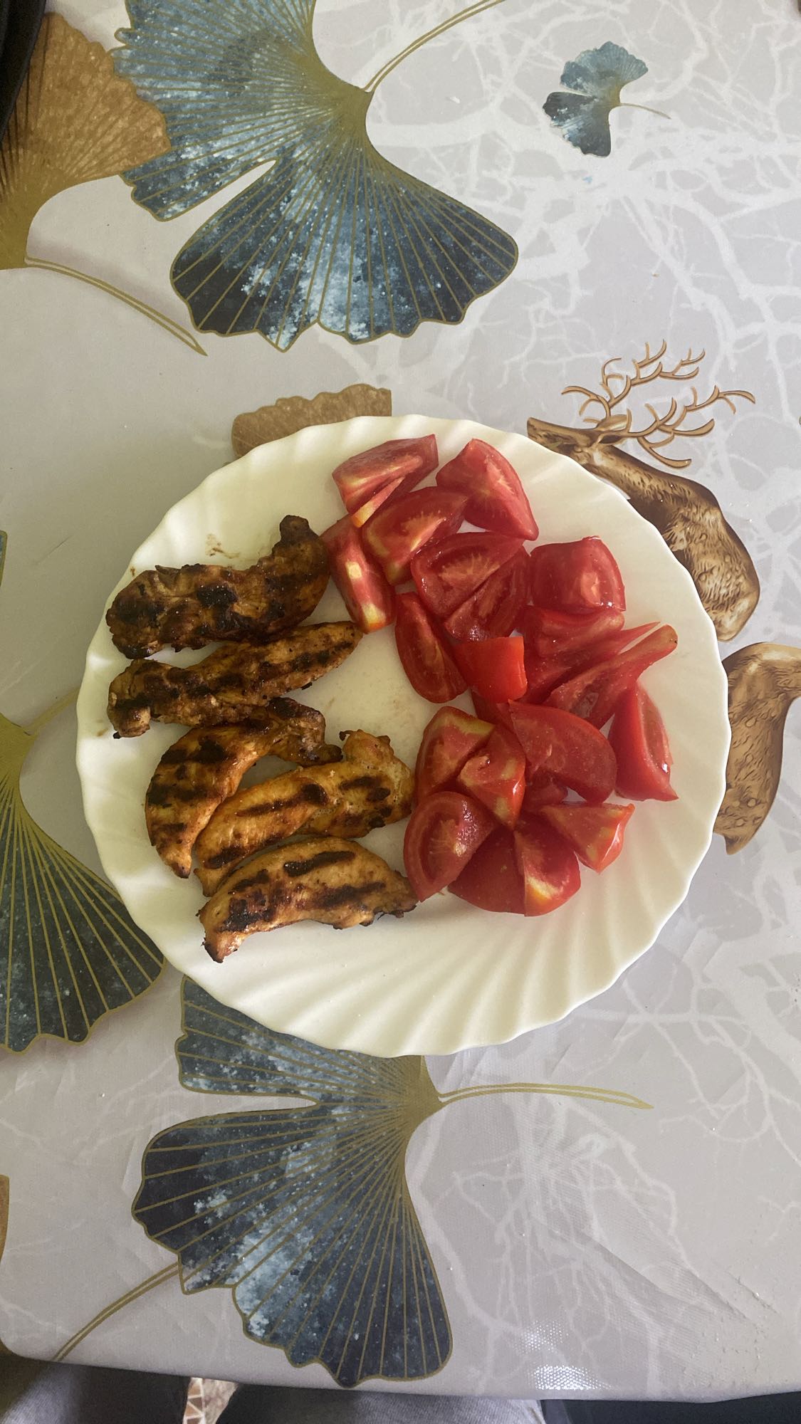 Pui la grătar cu roșii