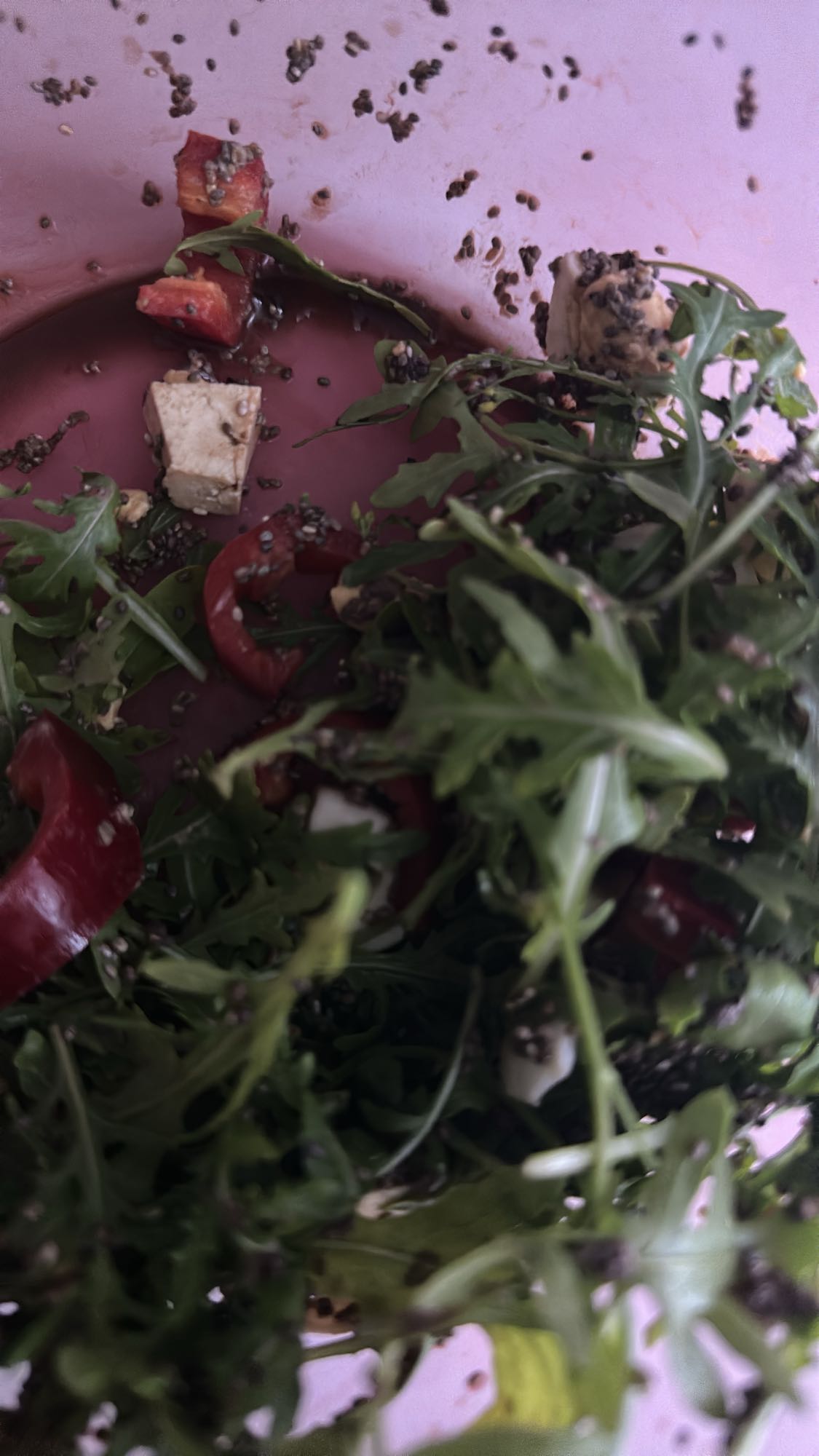 Salată cu tofu și chia