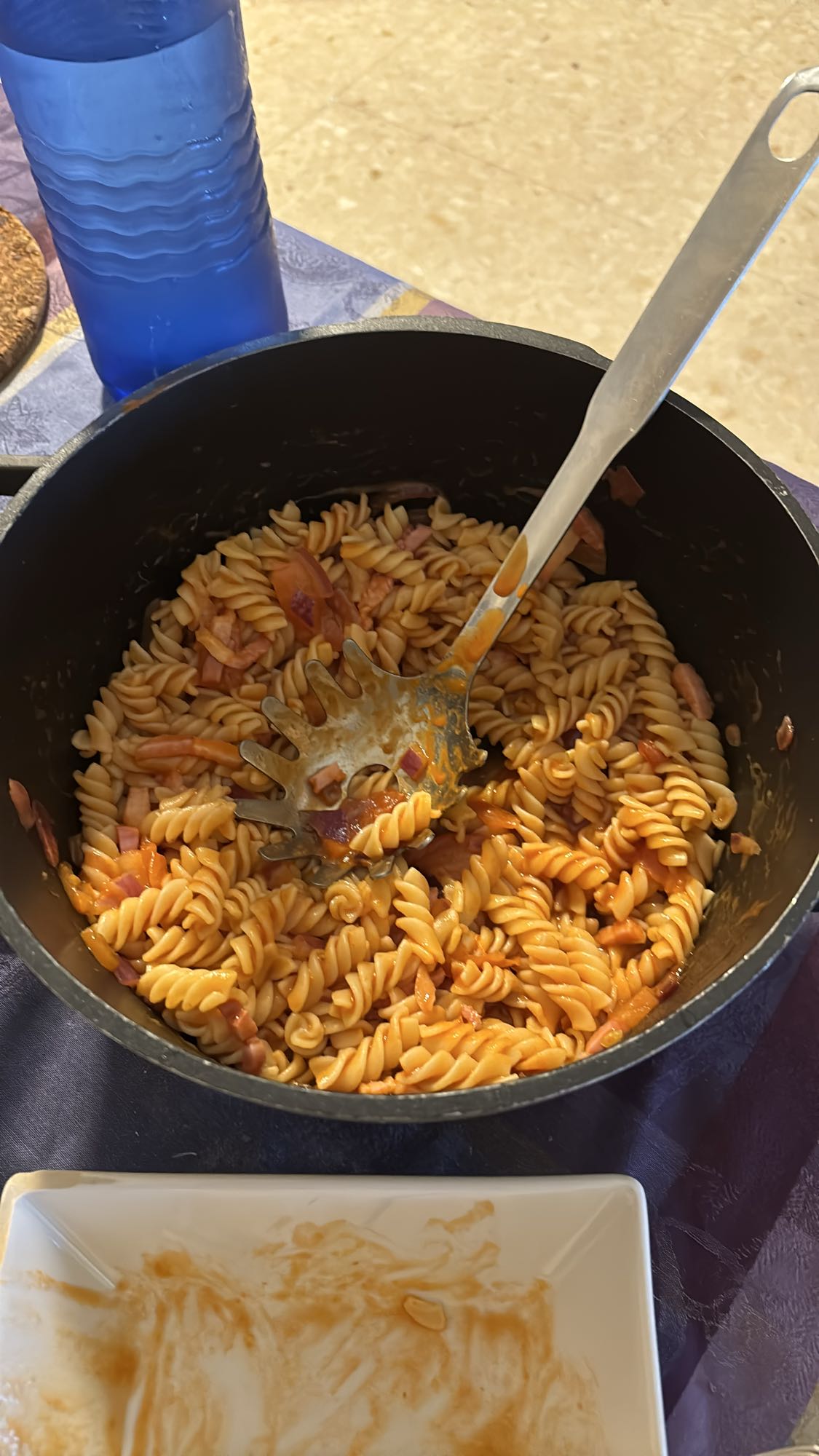 pasta con salsa y jamón