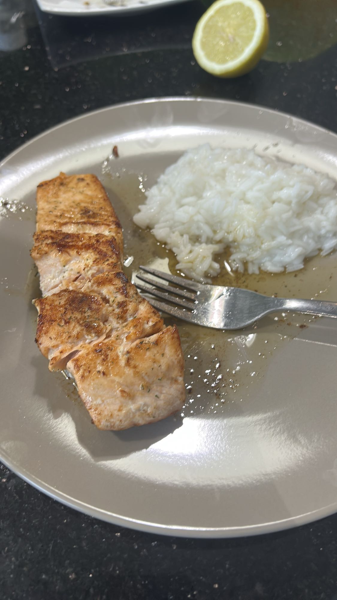 Zalm met witte rijst