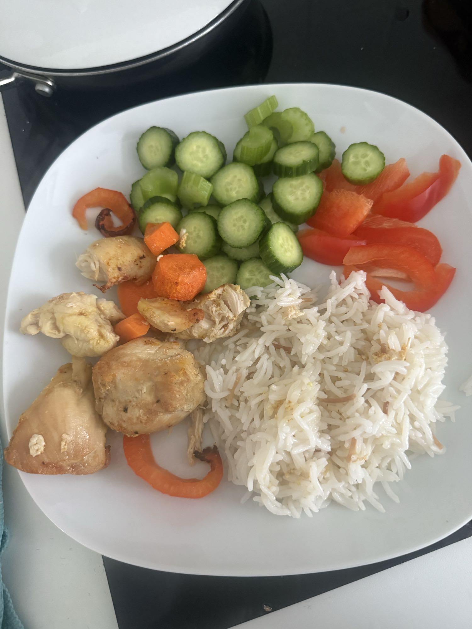 Kip met rijst en groente