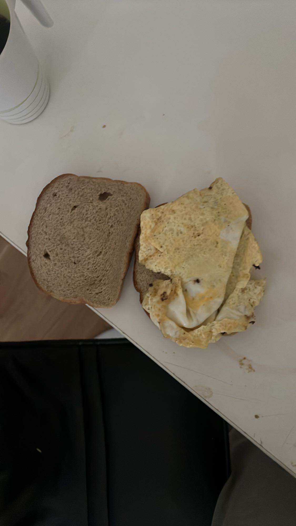 Egg sandwich