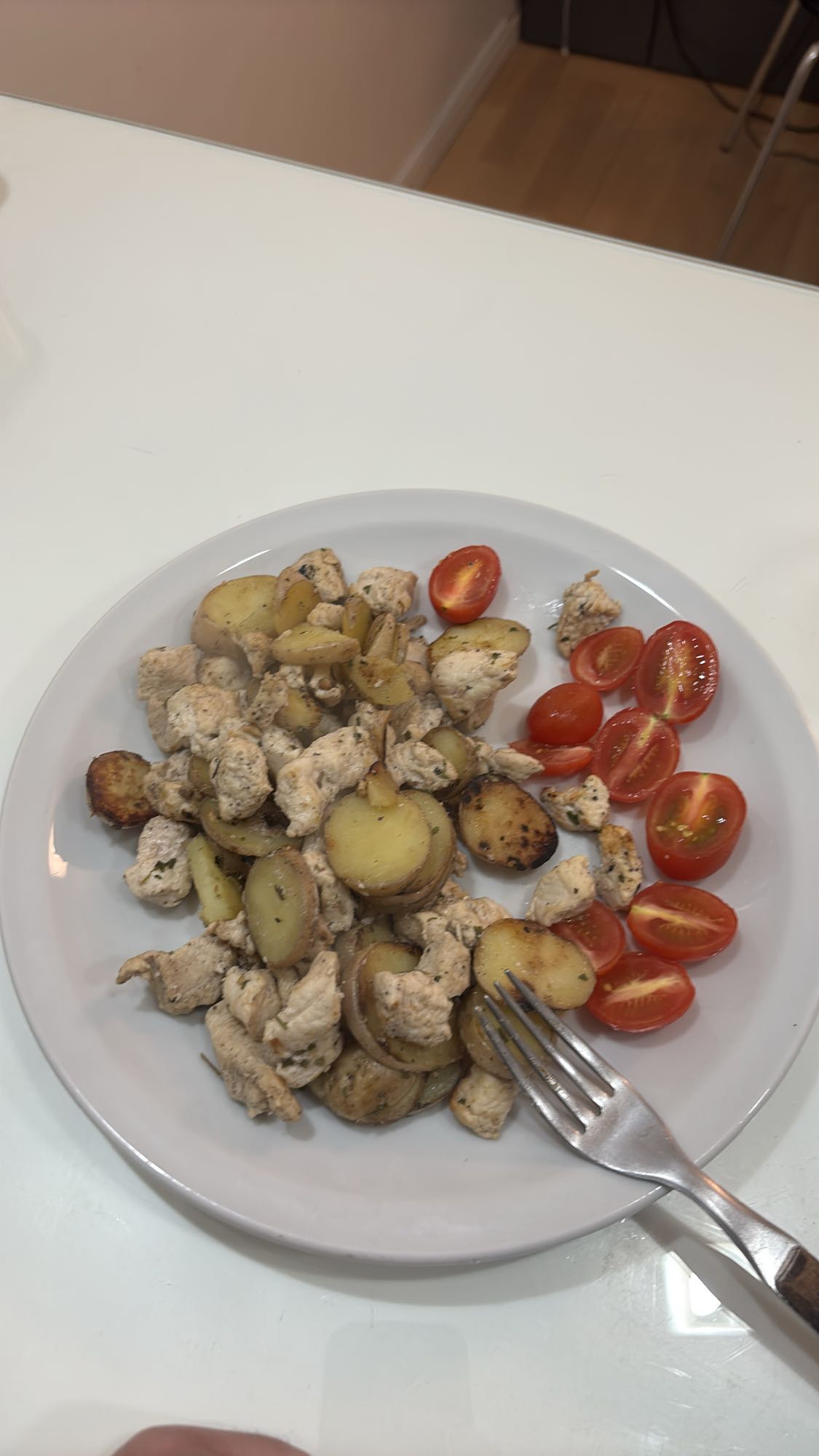 Chicken potato tomato plate