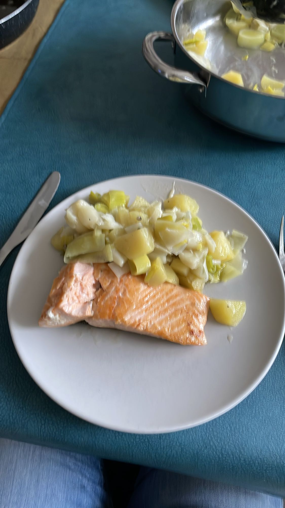 Zalm met aardappel en prei