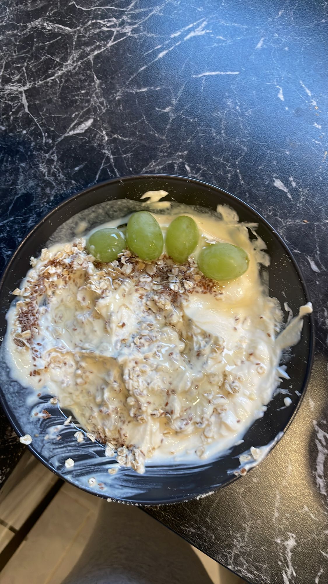 Yoghurt mit Haferflocken