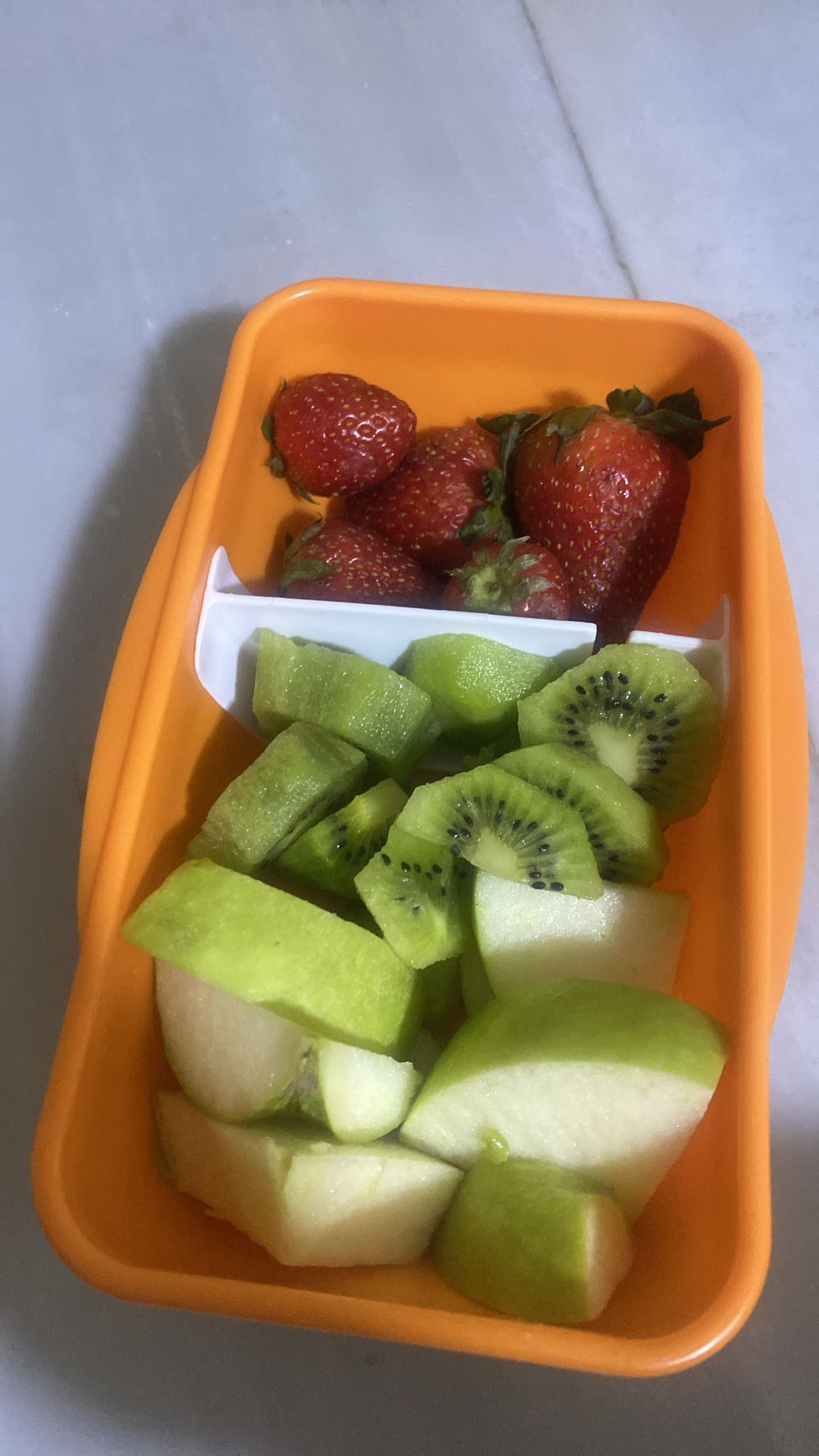 سلطة فواكه طازجة