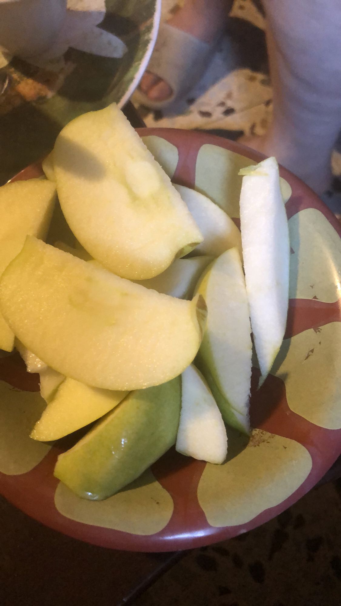 Sliced green apple