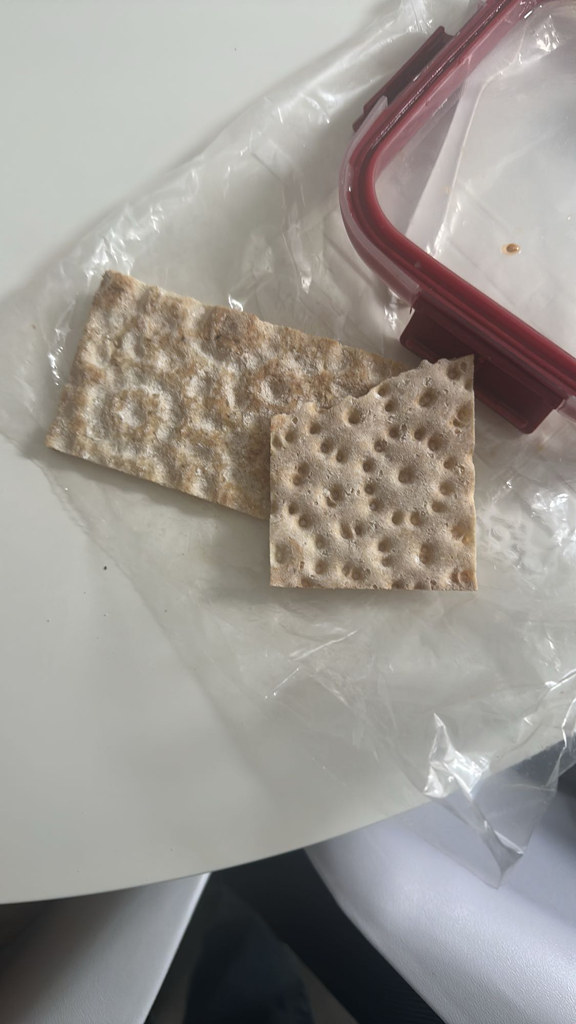 Tuzlu kraker atıştırmalık