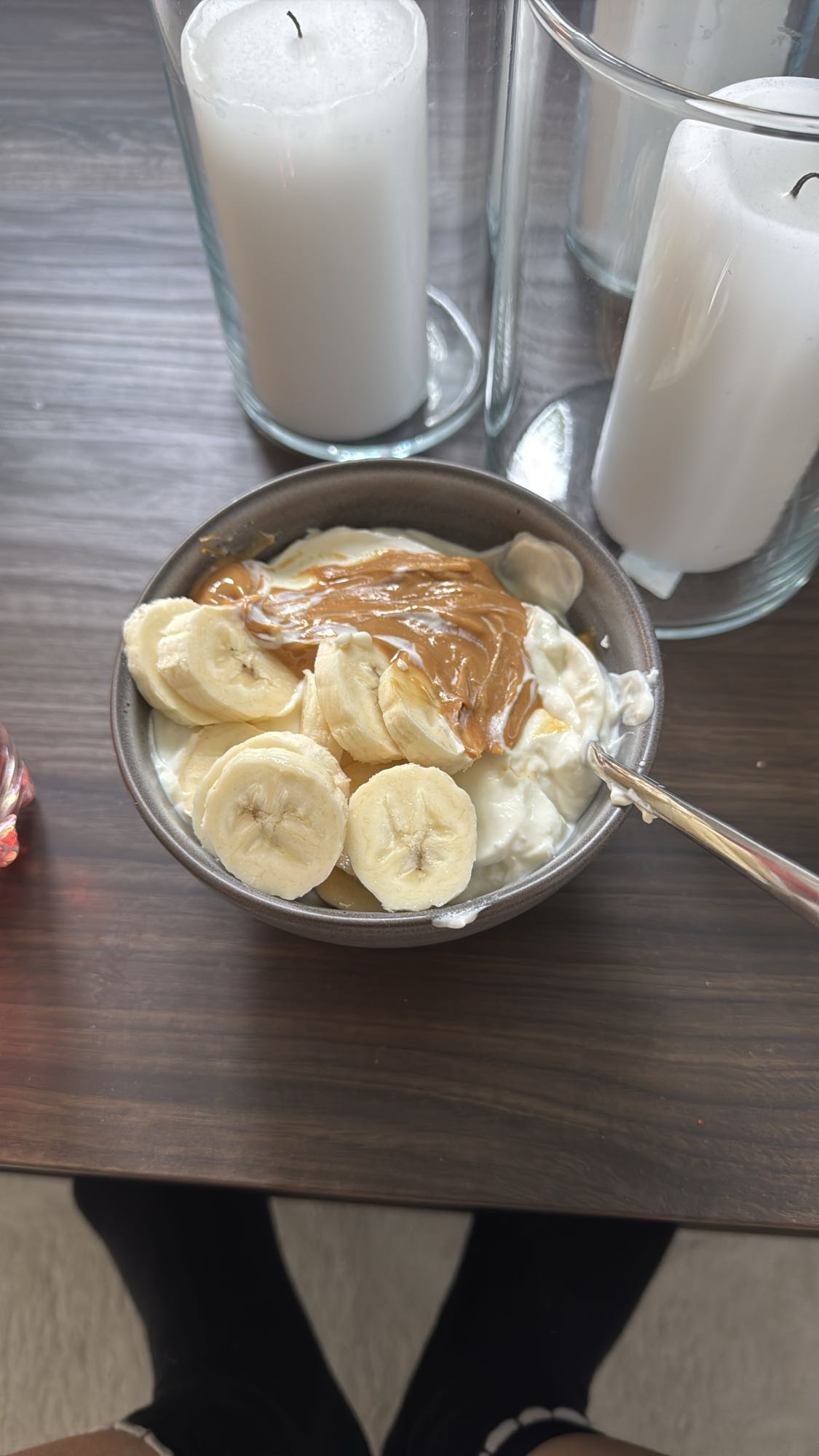 Yoghurt med banan & jordnötssmör