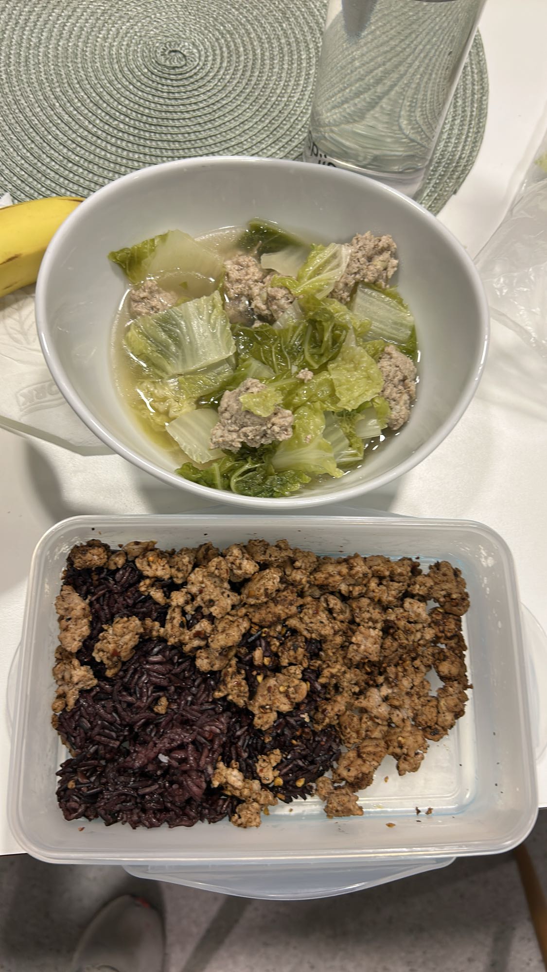 Kjøtt og ris med suppe