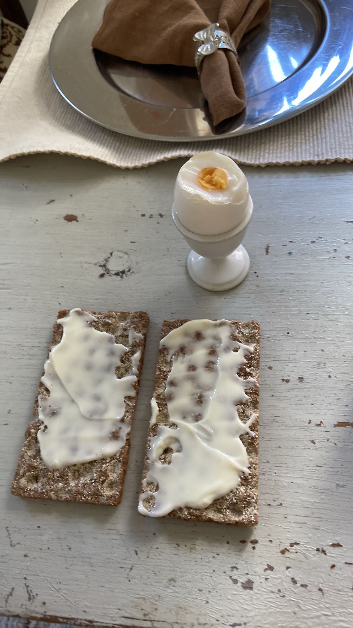 Knäckebröd med ägg