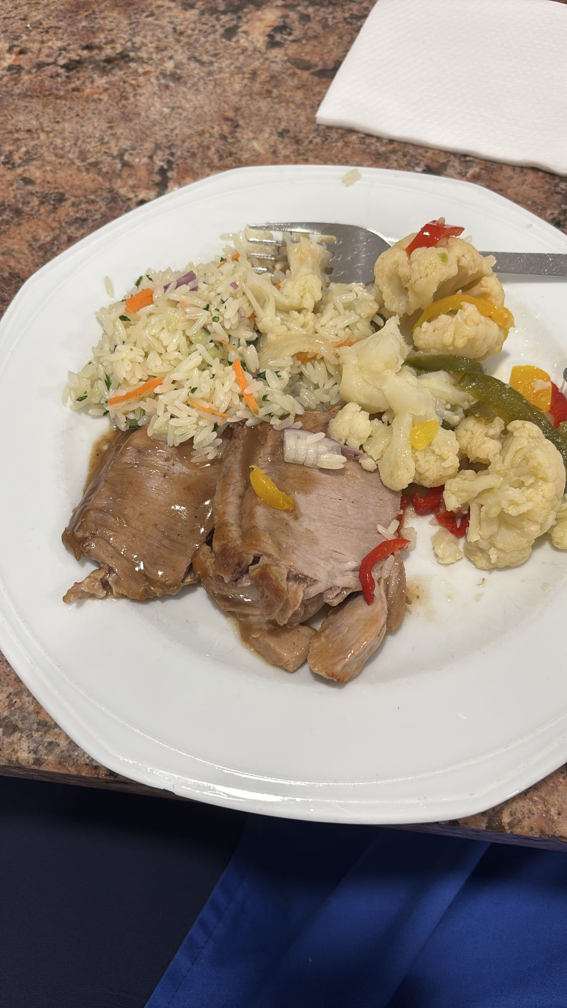 Arroz, carne y verduras