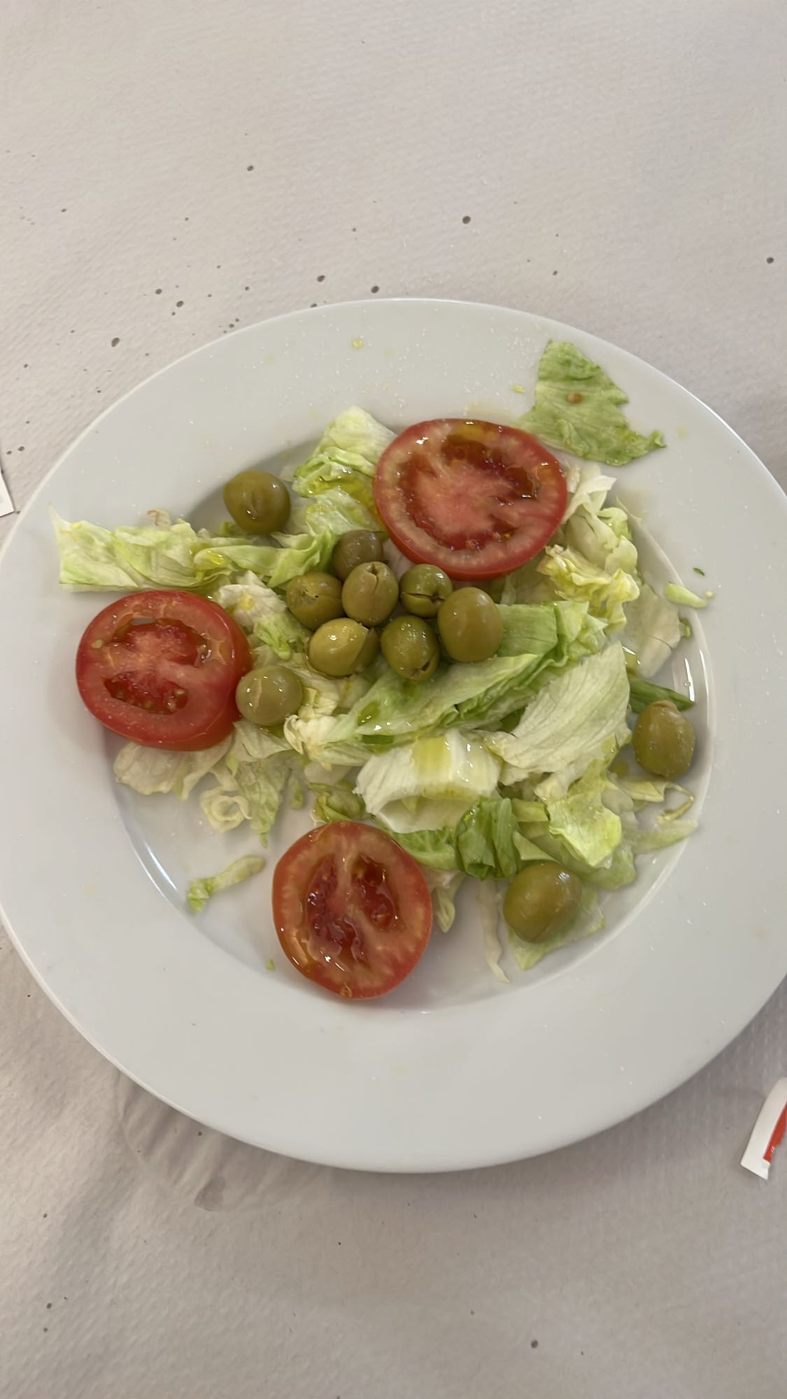 Tomato Olive Lettuce Salad