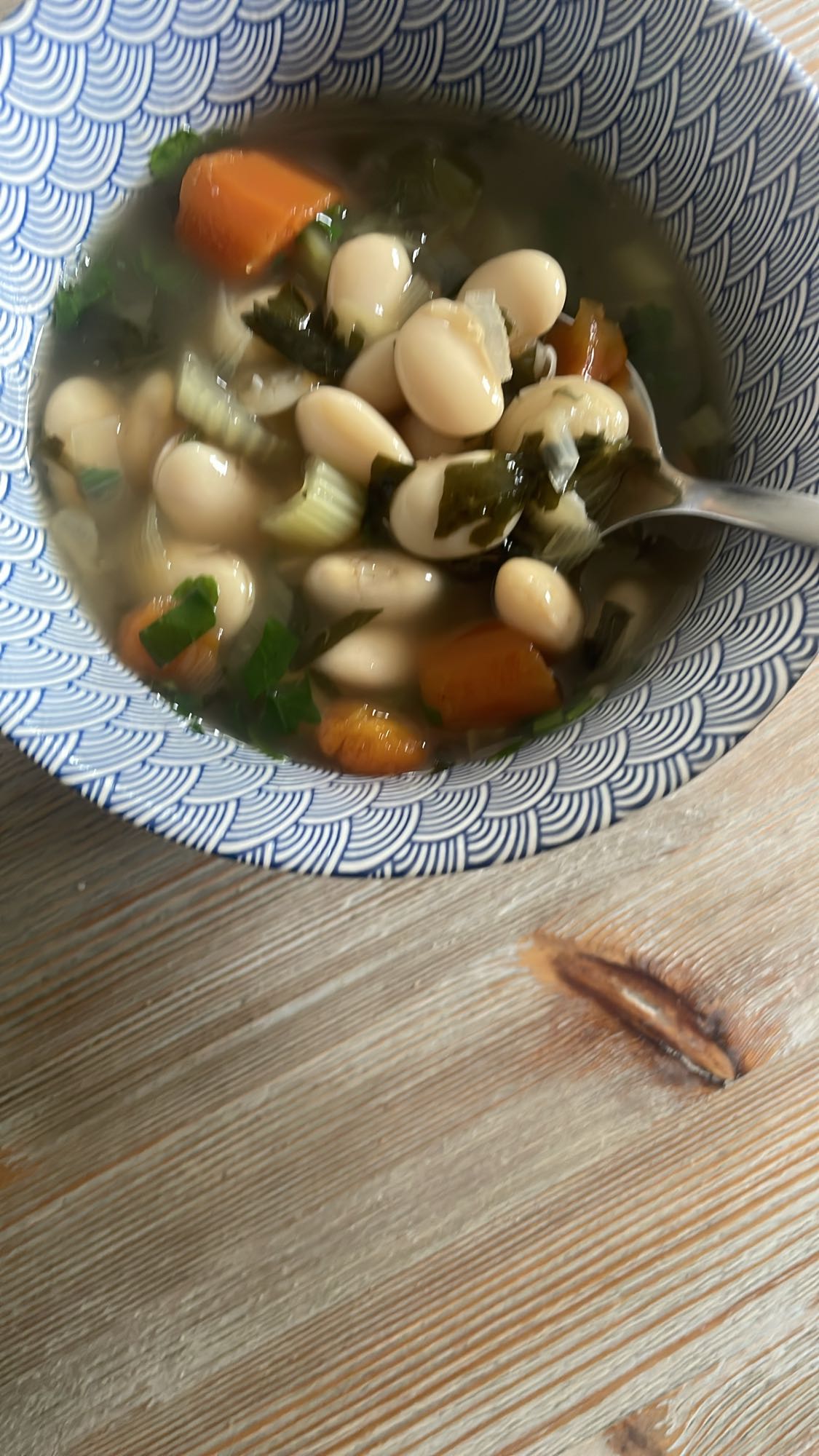 Zupa z białą fasolą