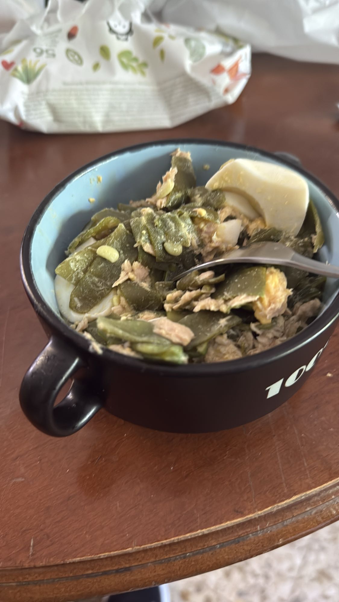 Ensalada con atún, huevo y judía verde
