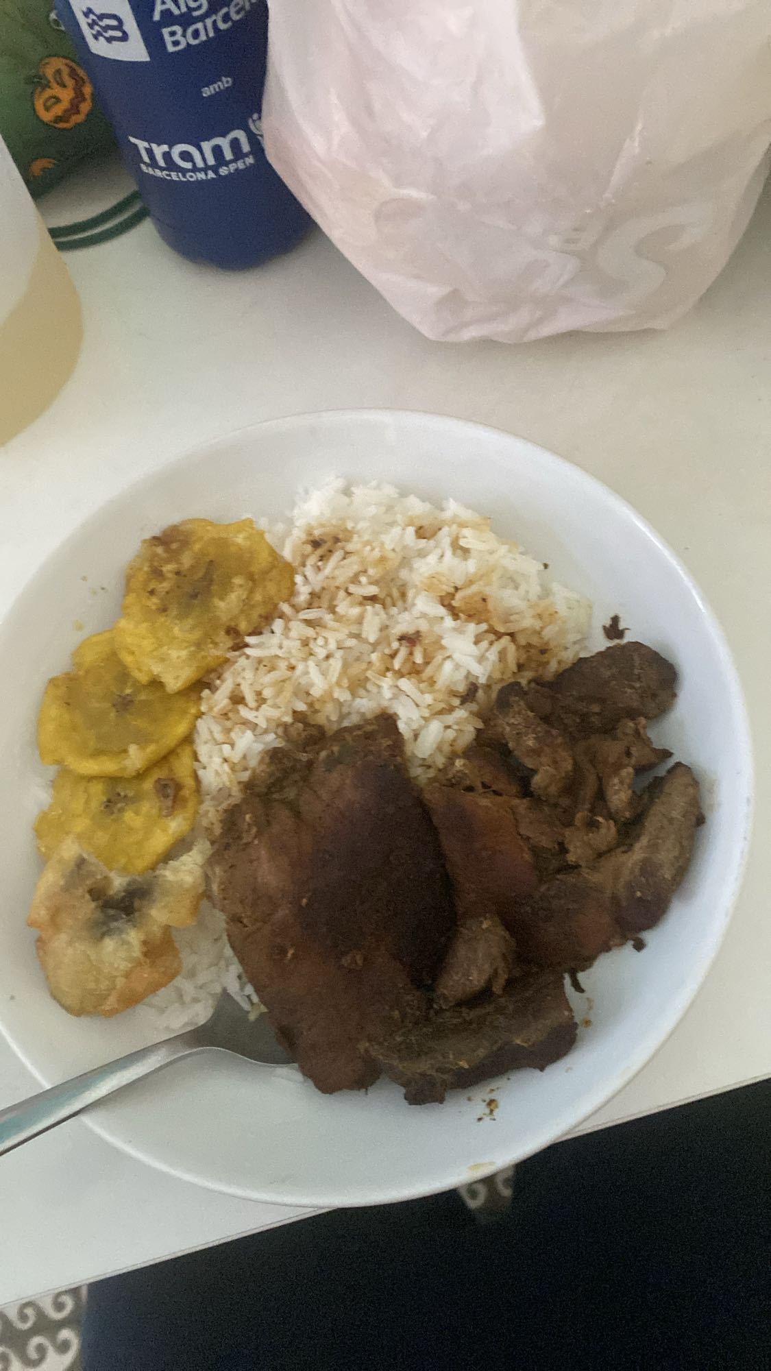 cerdo, arroz y plátano frito