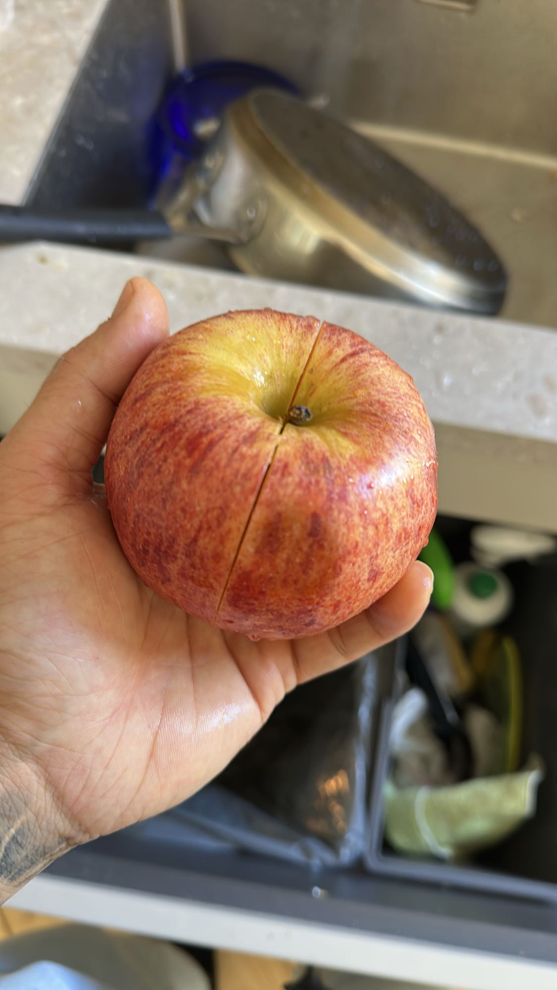 Röd äpple