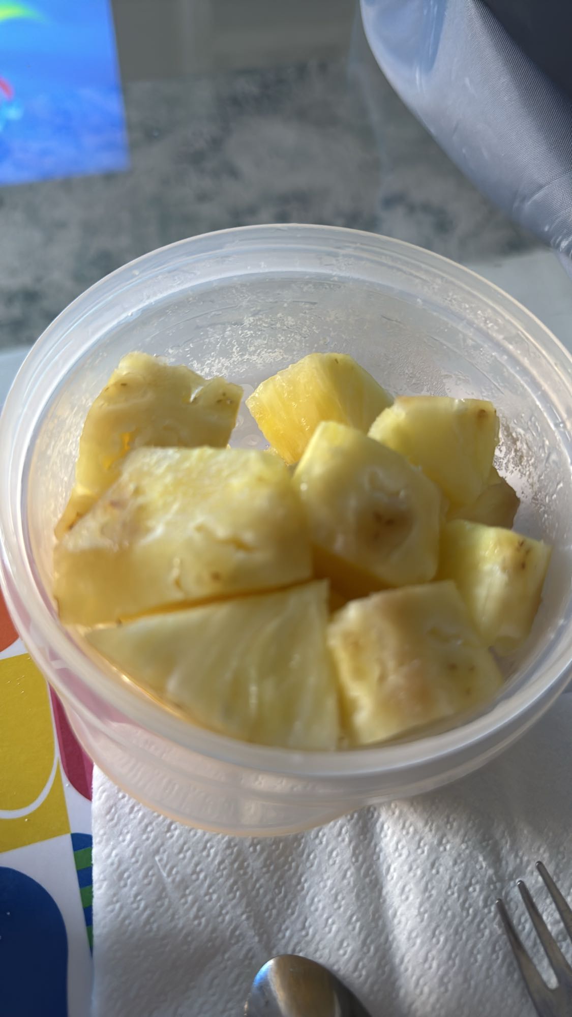 piña fresca en trozos