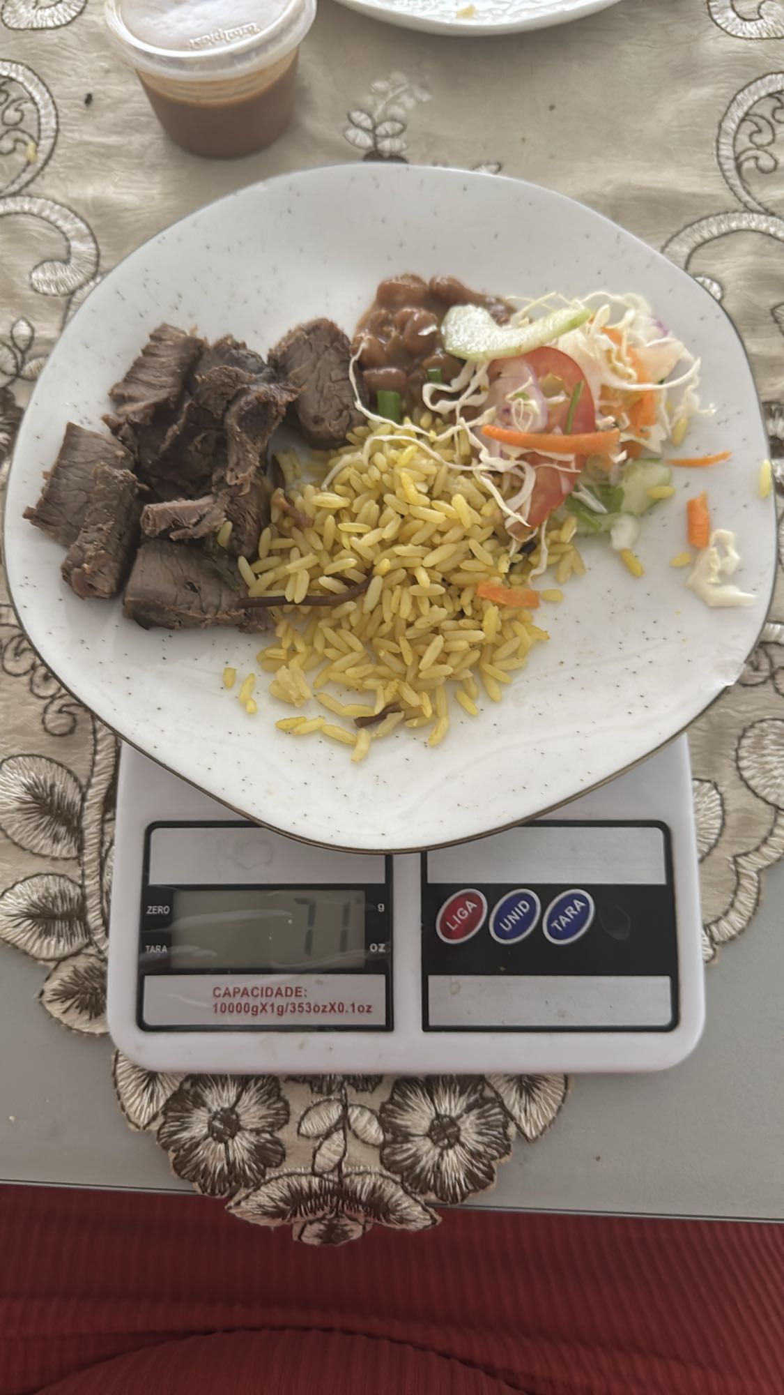 Arroz, Alcântara assada, feijão e salada