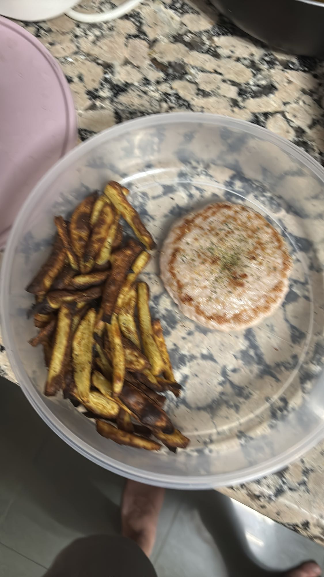 Hamburguesa de pavo y papas