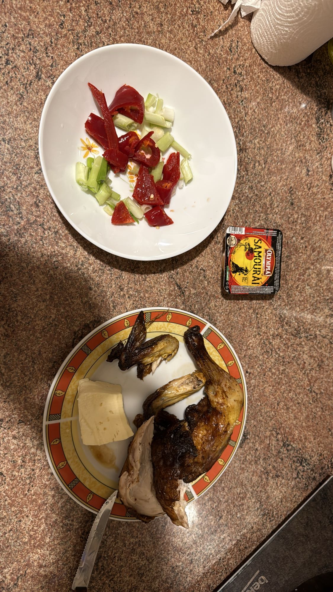 Pui cu salată și brânză