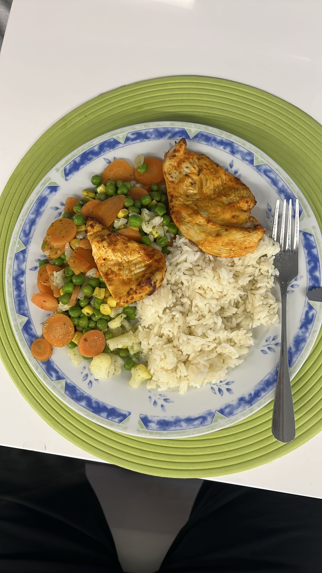 Pierś z indyka z ryżem i warzywami