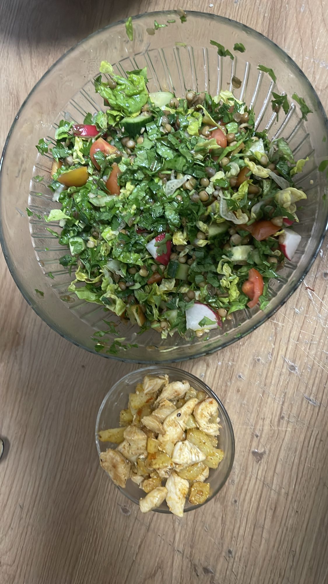 سلطة عدس مع دجاج