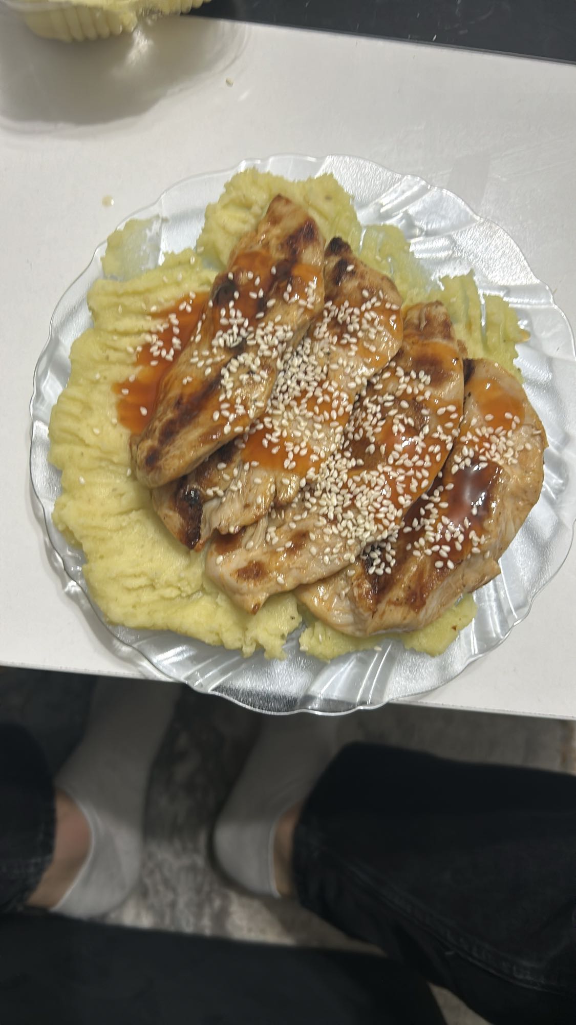 Chicken with mashed potatoes