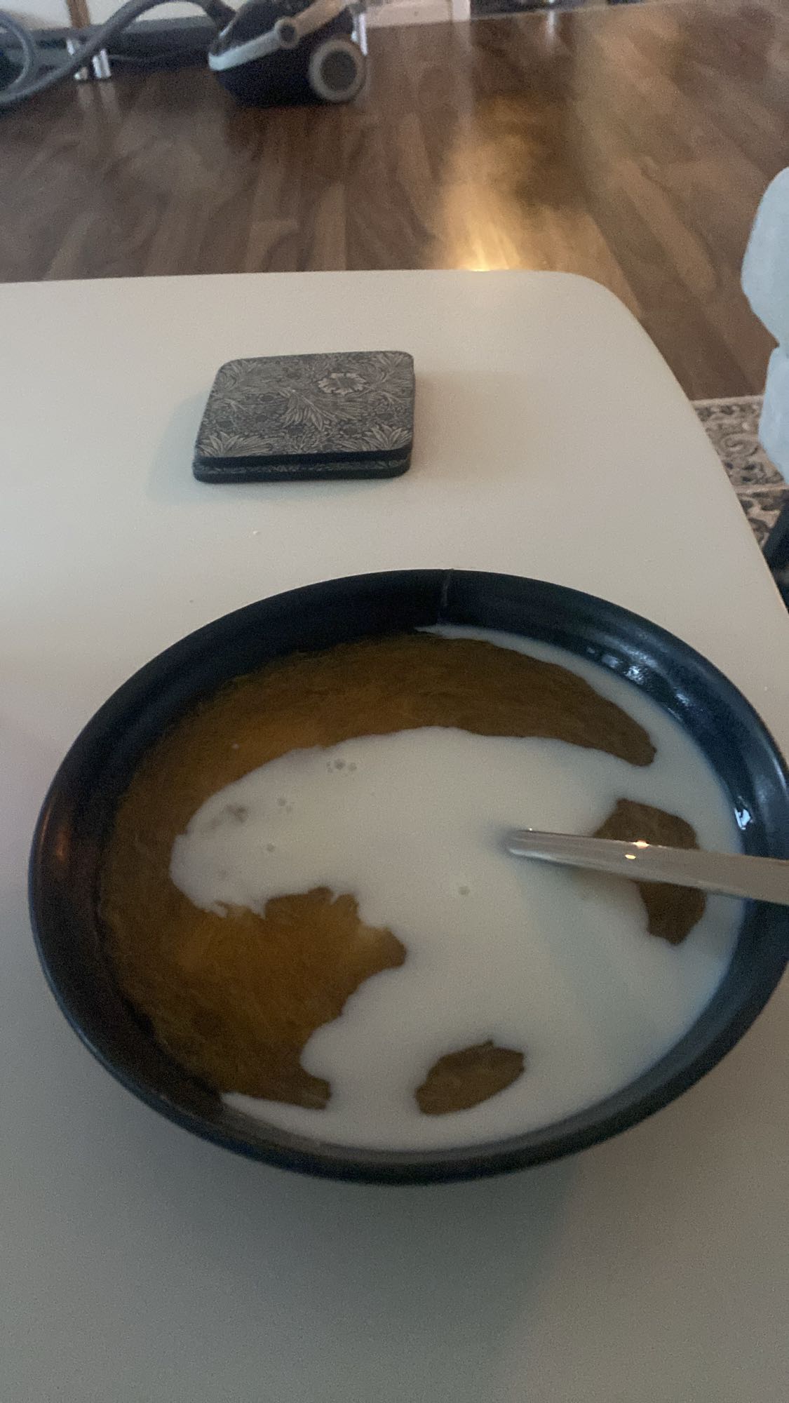 Rabarberkräm med mjölk