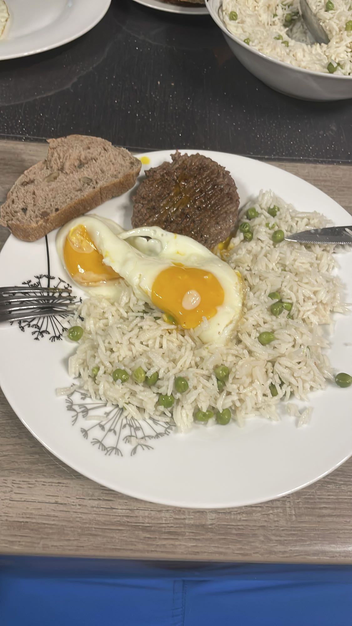 Riz, œufs et steak
