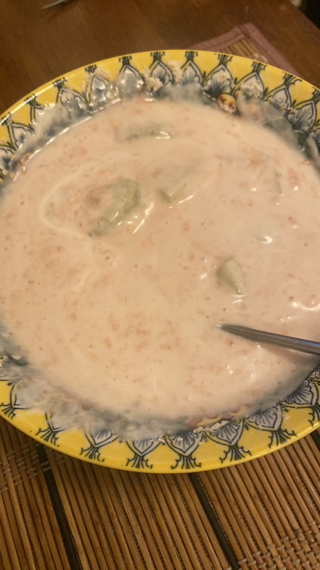 Iaurt cu proteină pudră și kiwi