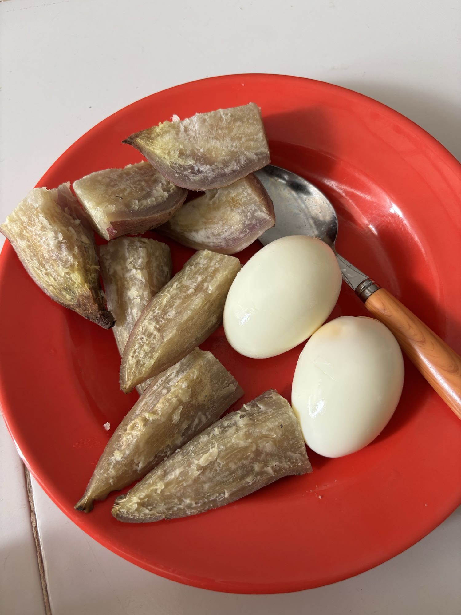 Ubi rebus & telur rebus