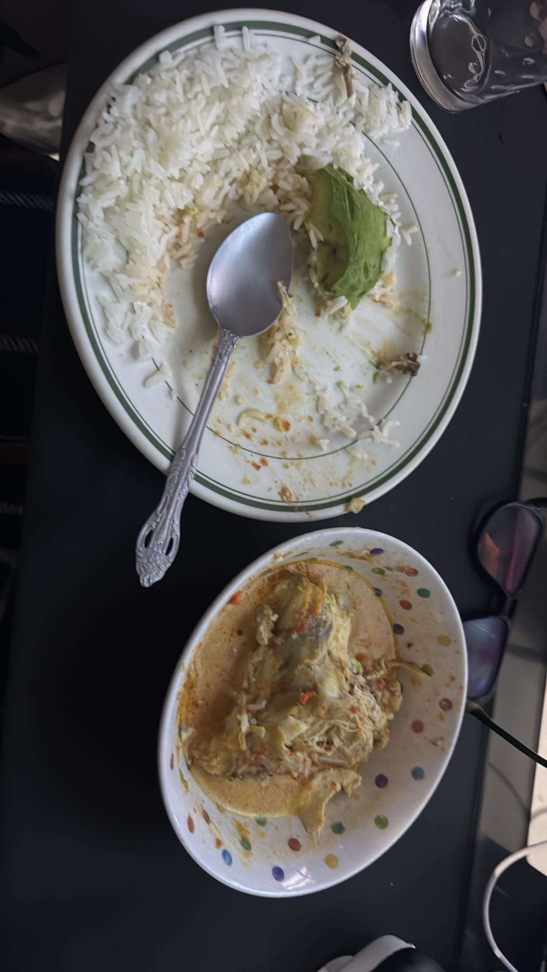 Pollo en salsa con arroz