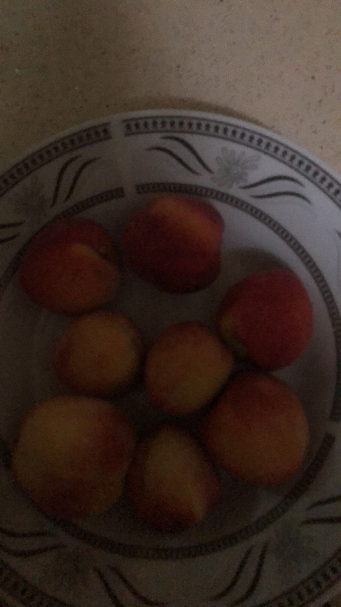 طبق خوخ صغير