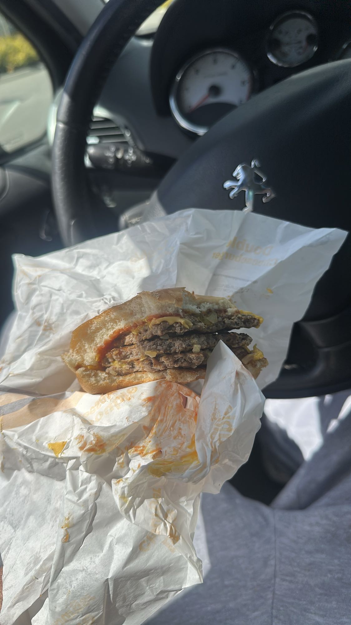 Dubbel cheeseburgare