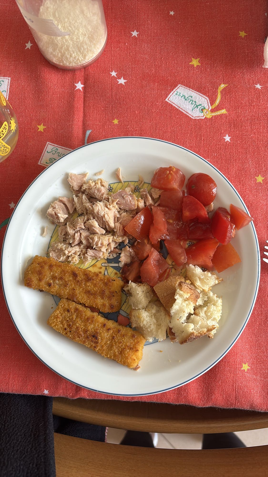 Plato con atún y pan