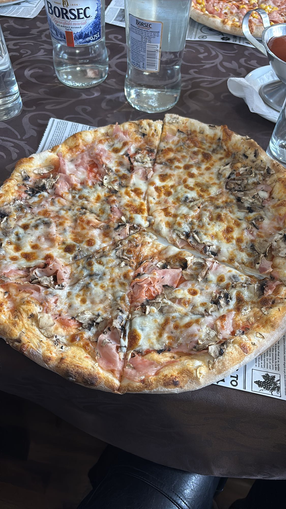 Sonkás-gombás pizza