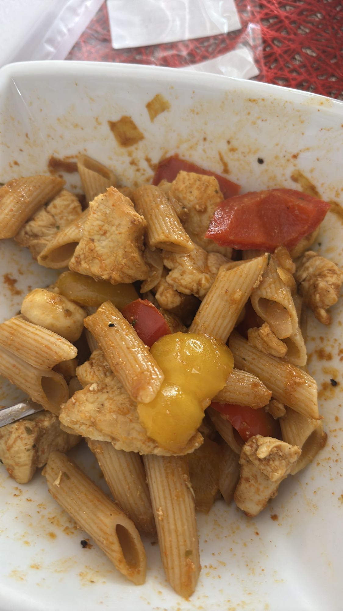 Makaron z kurczakiem i papryką