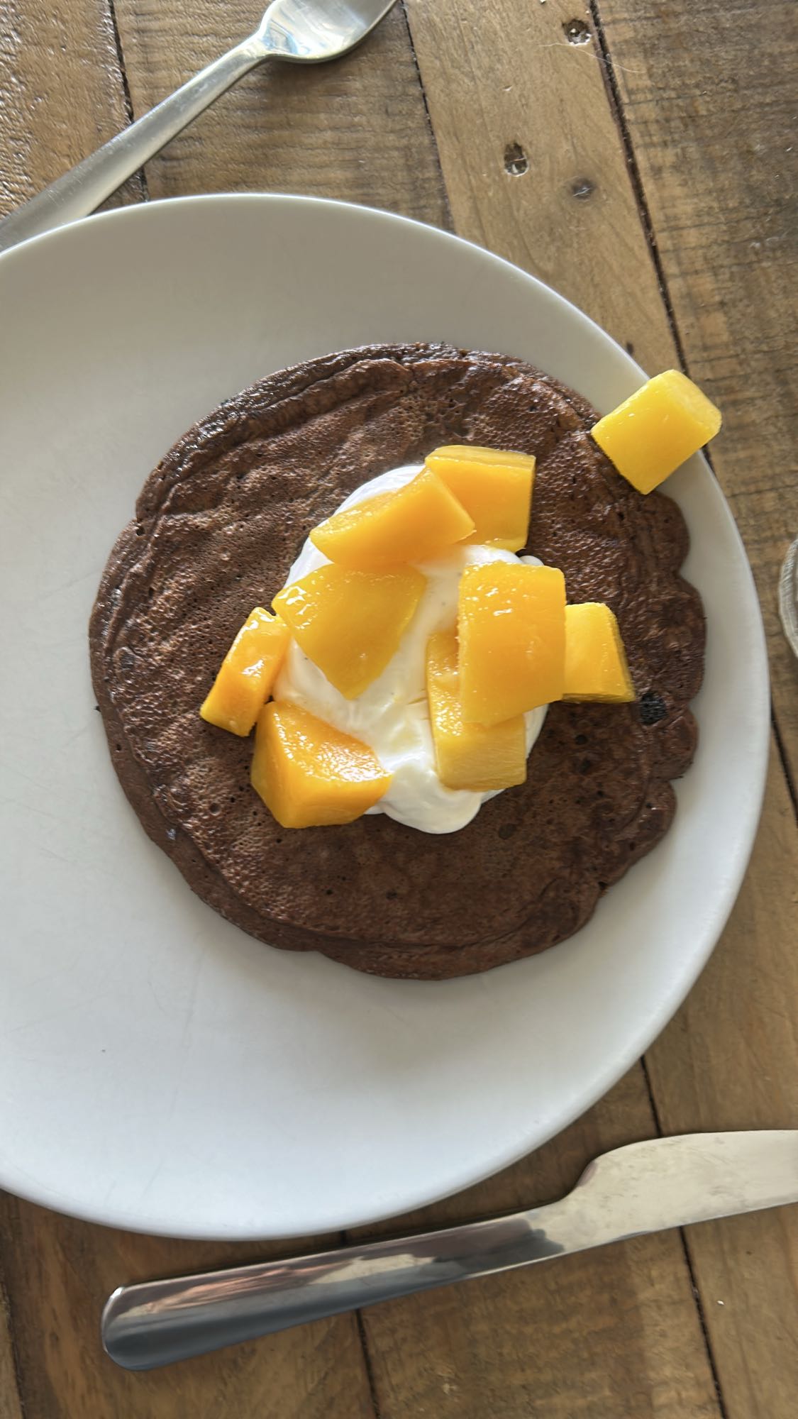 Proteinpannkaka med mango och vaniljkvarg