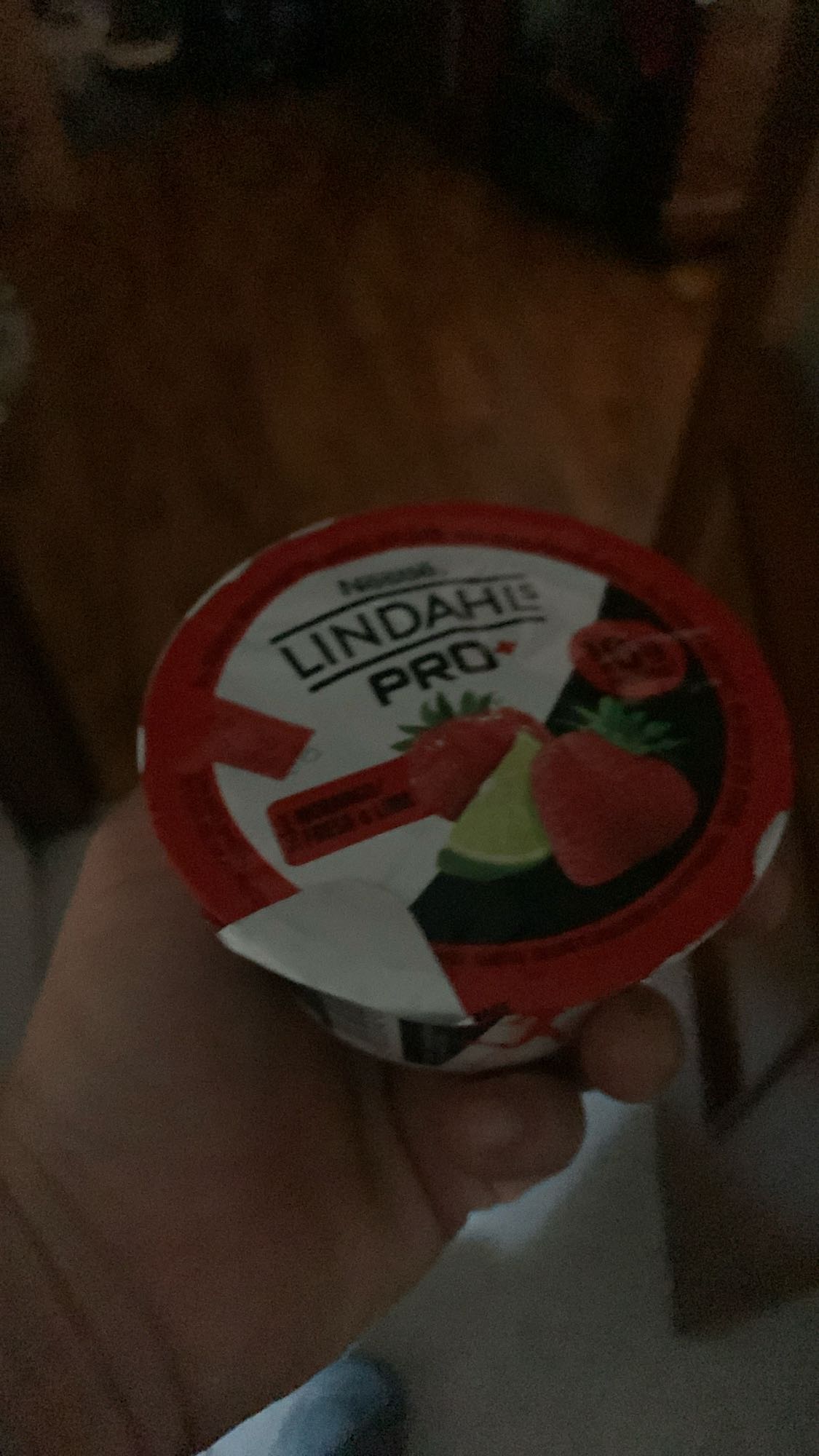 Yogur proteico fresa lima