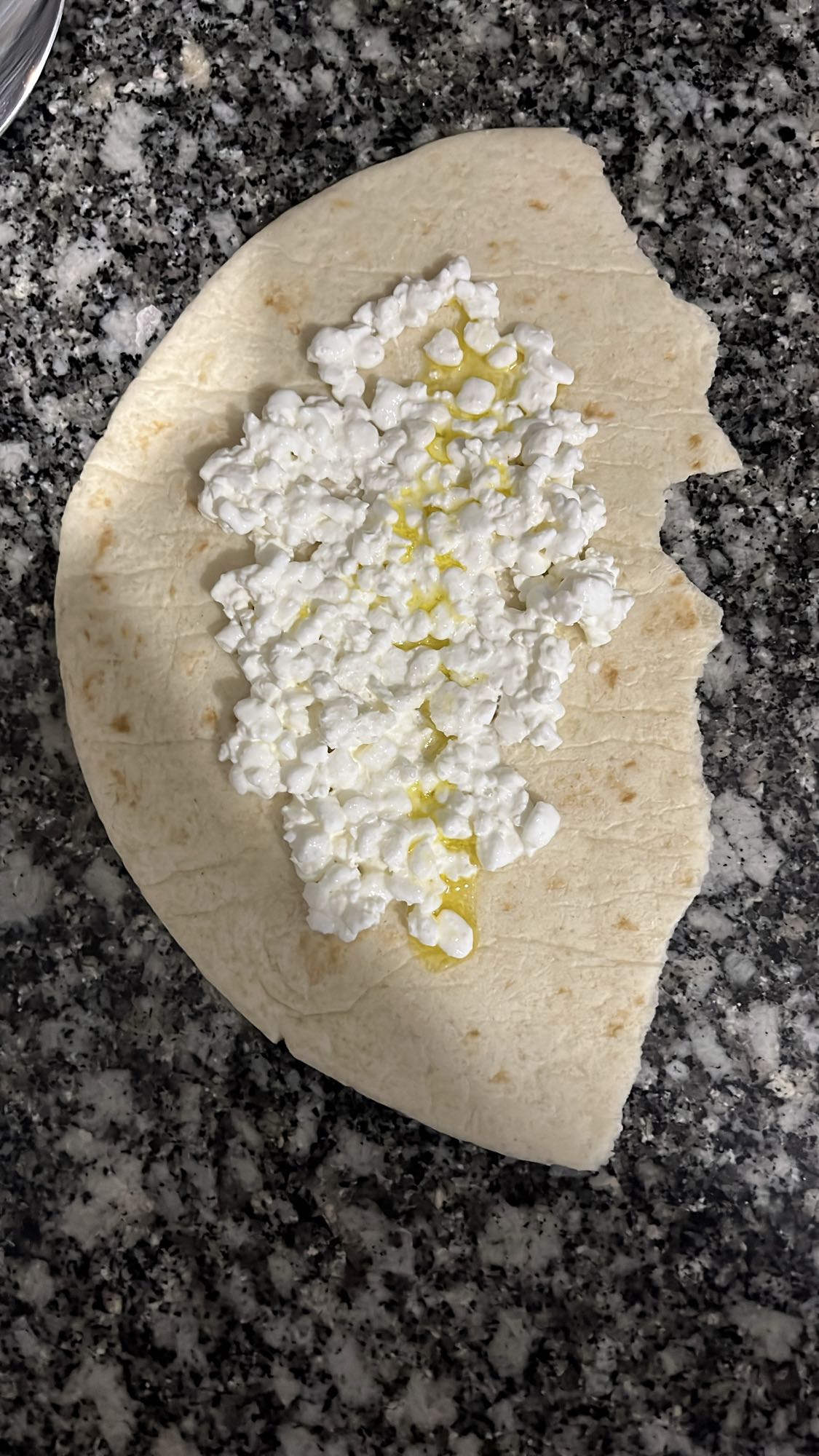 Tortilla con requesón y aceite