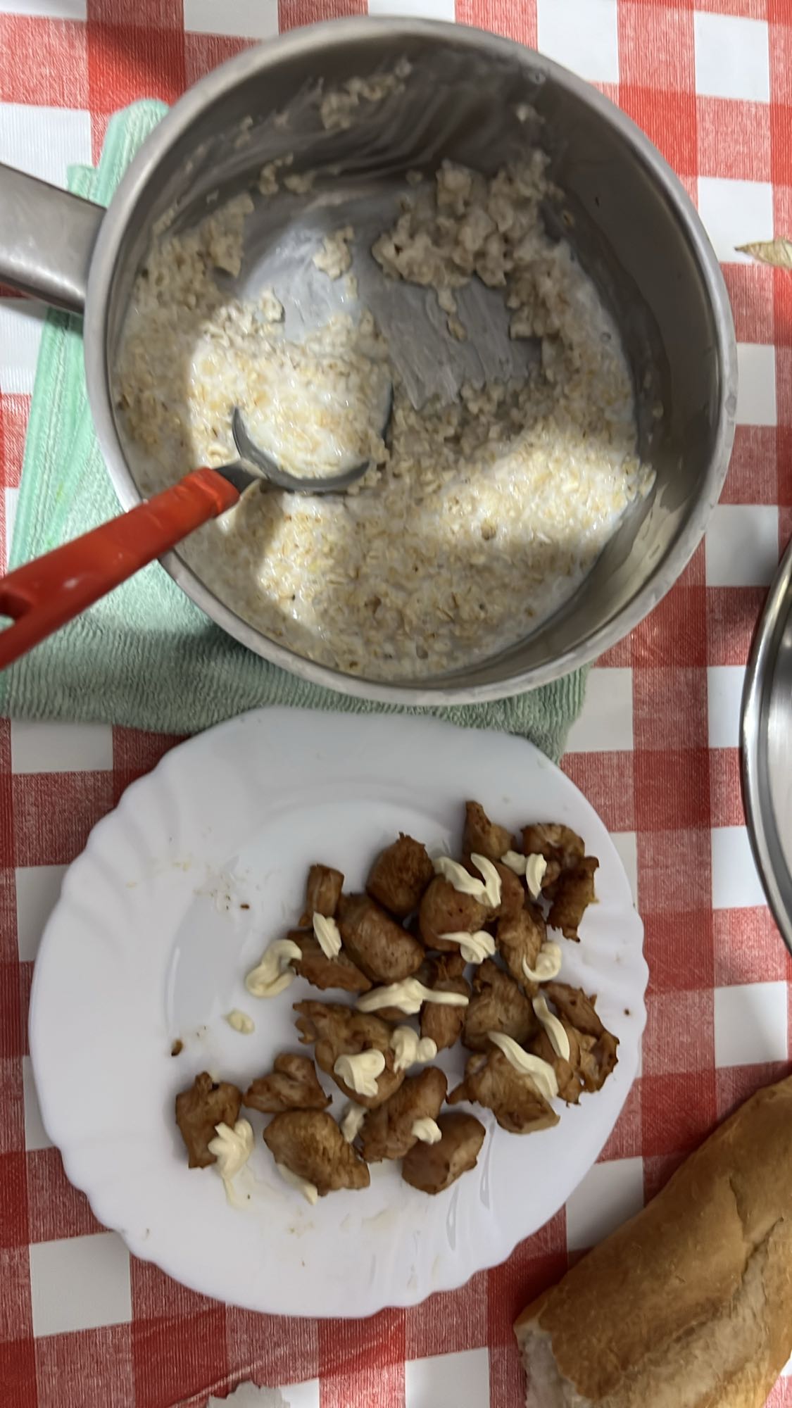 Avena, pollo y pan