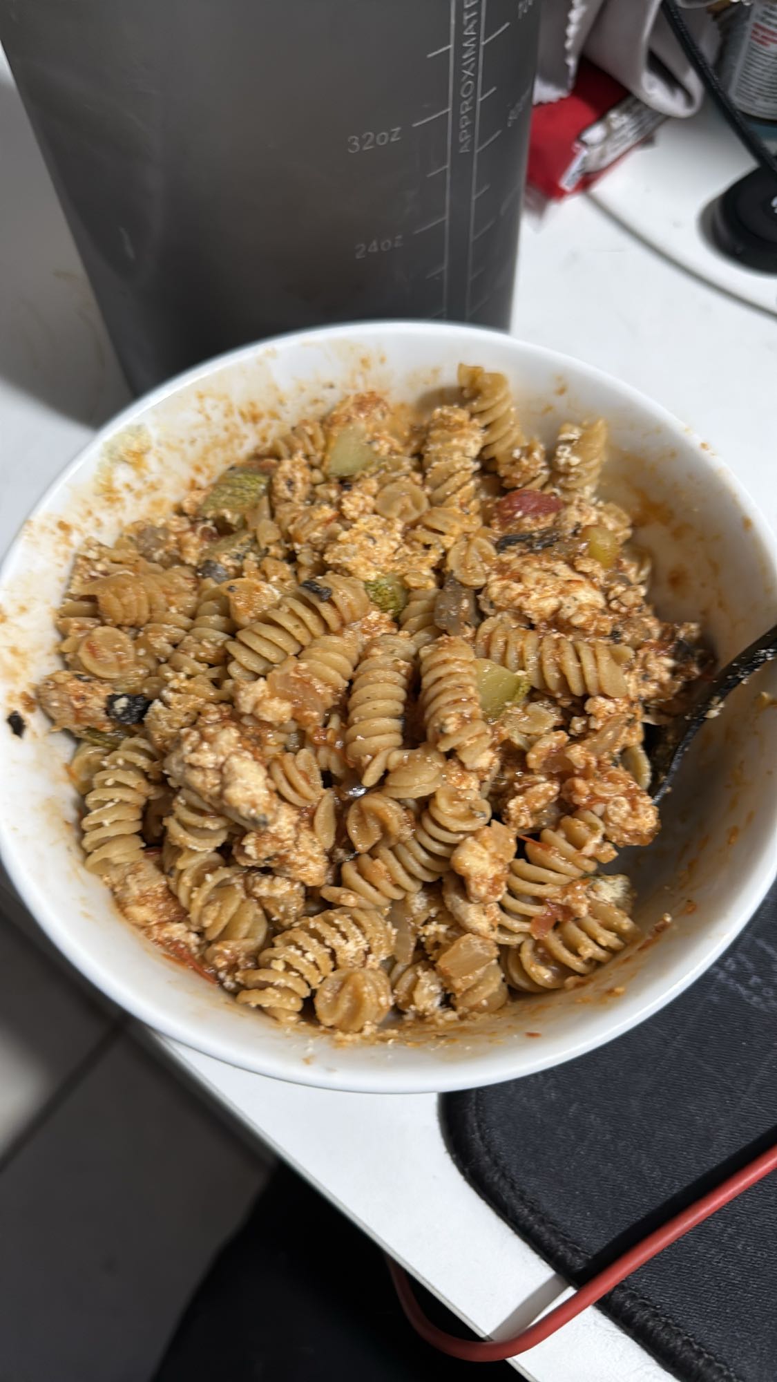 pavo con verduras y pasta integral