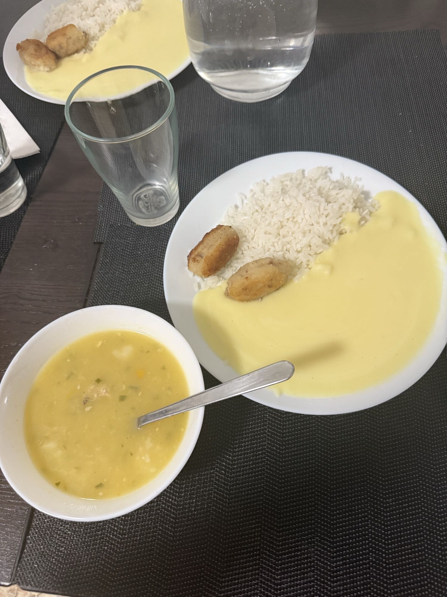 Riz, croquettes, soupe