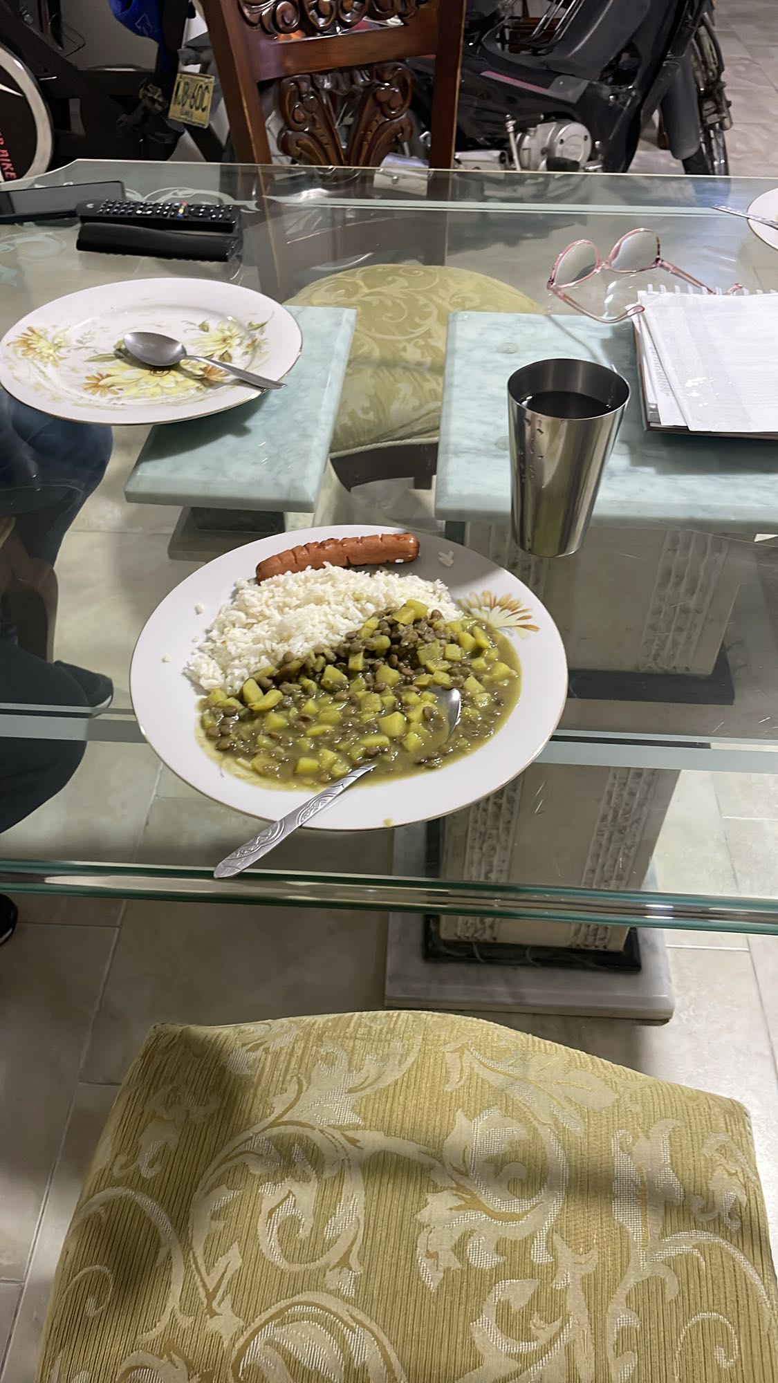 arroz, salchicha y lentejas