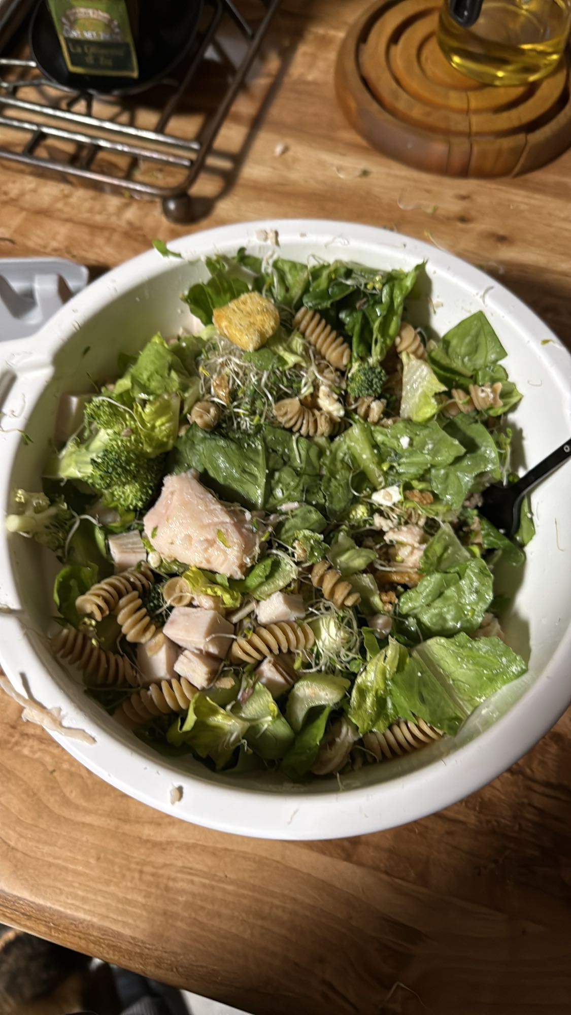 ensalada con pasta y pollo