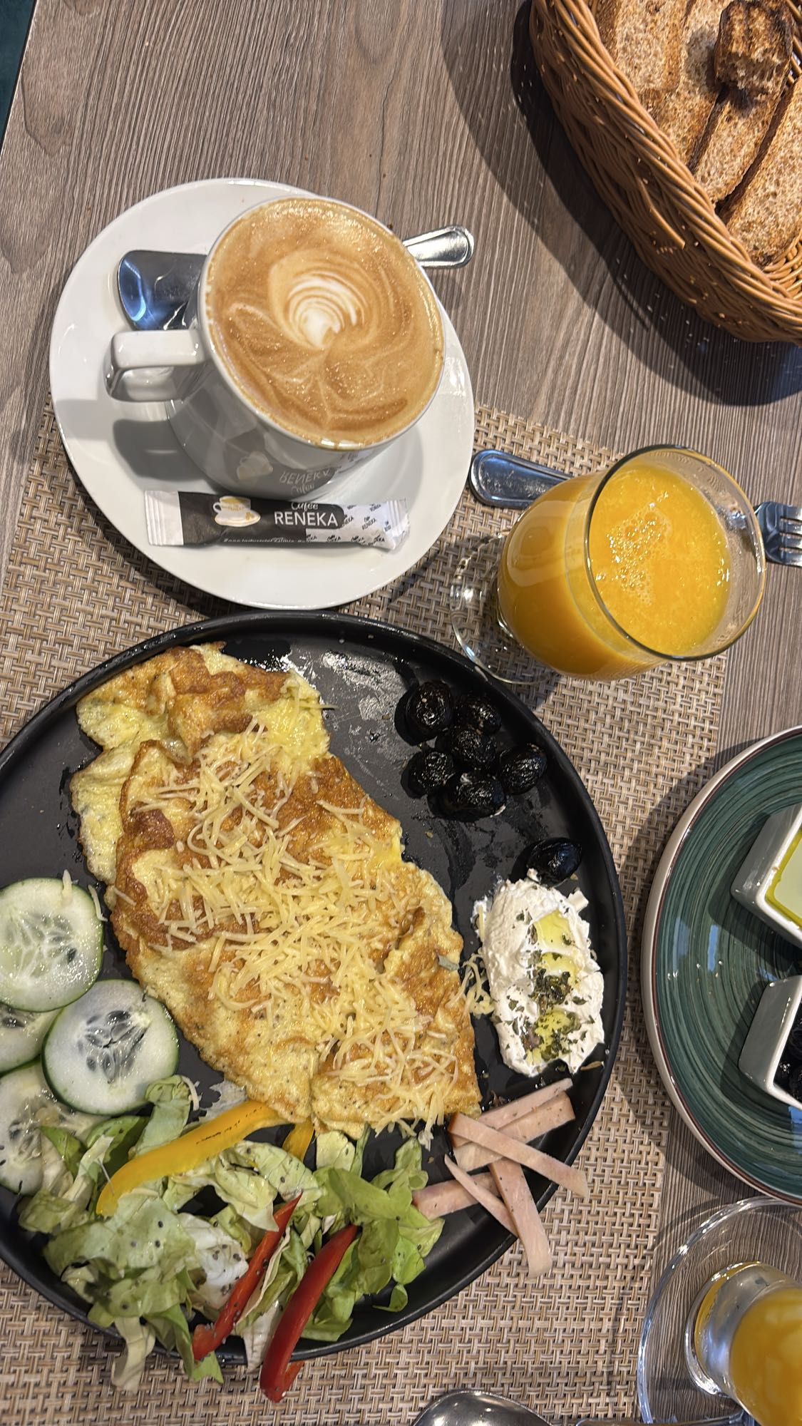 Petit déjeuner omelette