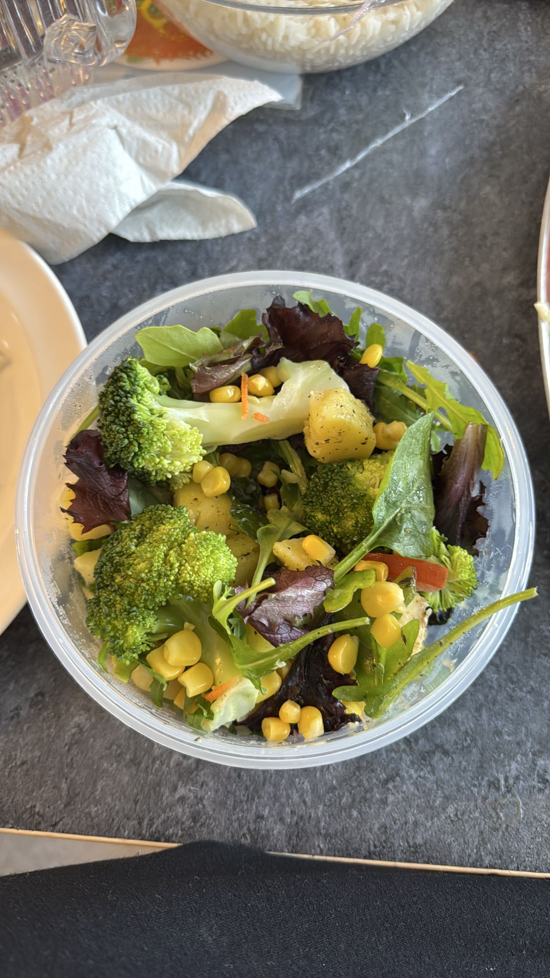 Grönsallad med broccoli