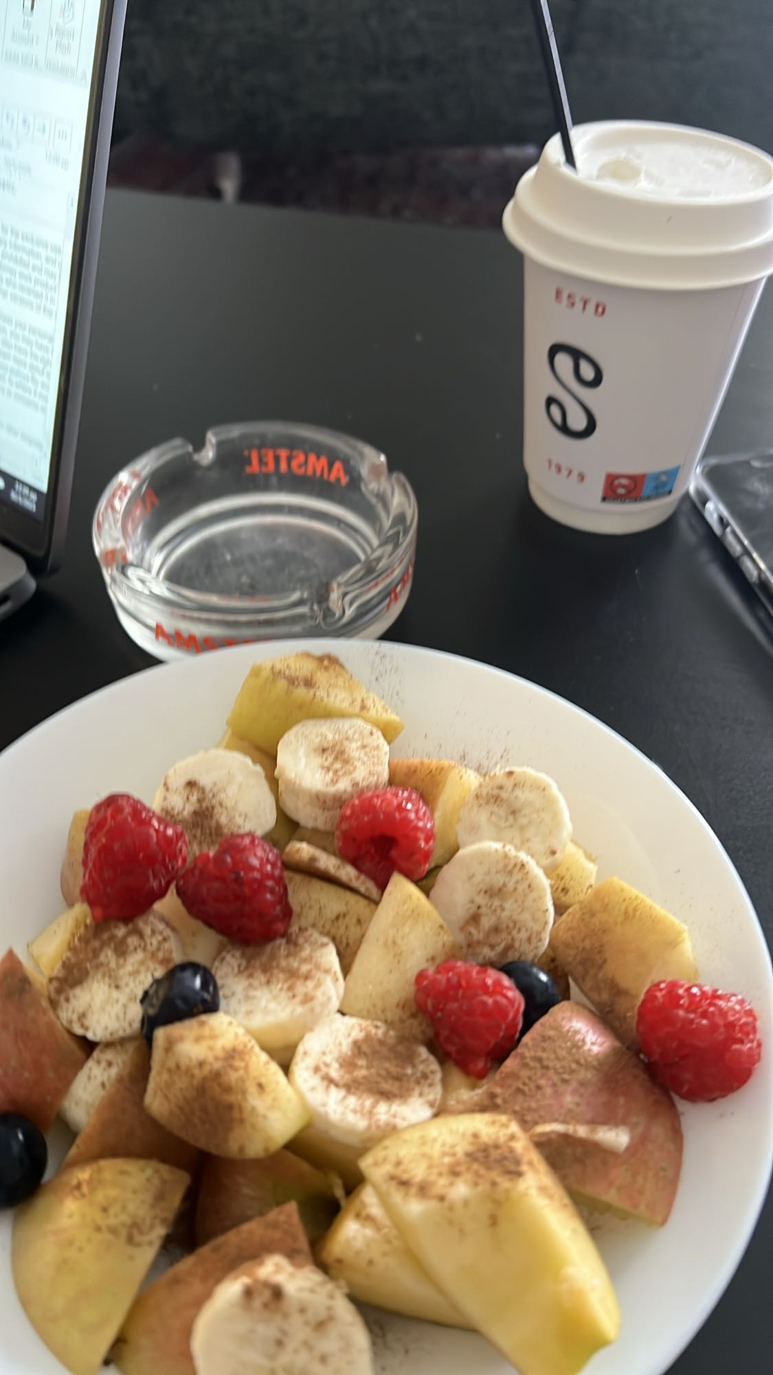 Φρουτοσαλάτα με κανέλα